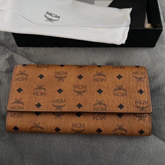 MCM wallet 100% Authentic - Picture 3 of 16